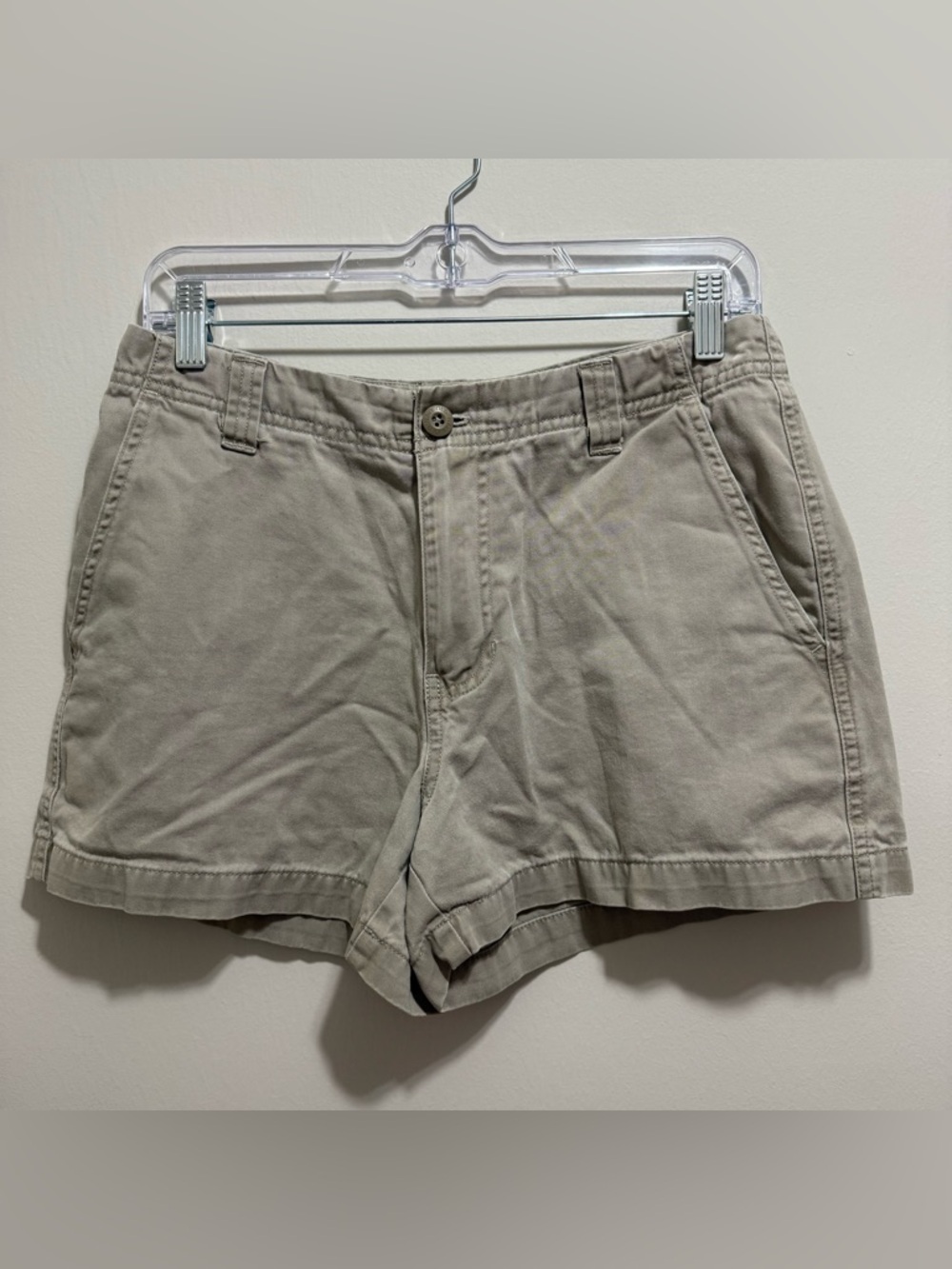 Old Navy Women’s Kahki Cargo Shorts Size 8